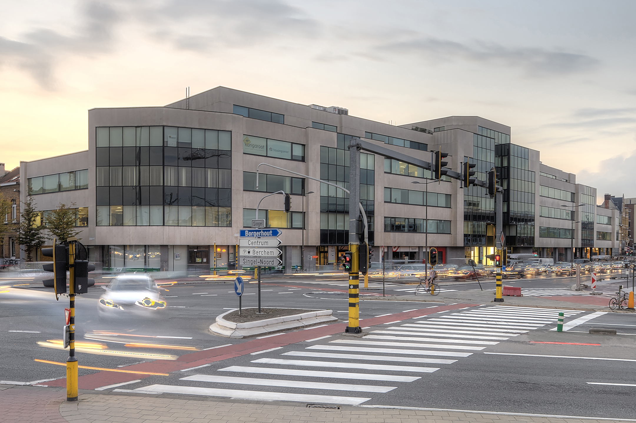 Commercial à louer à Berchem - photo 3