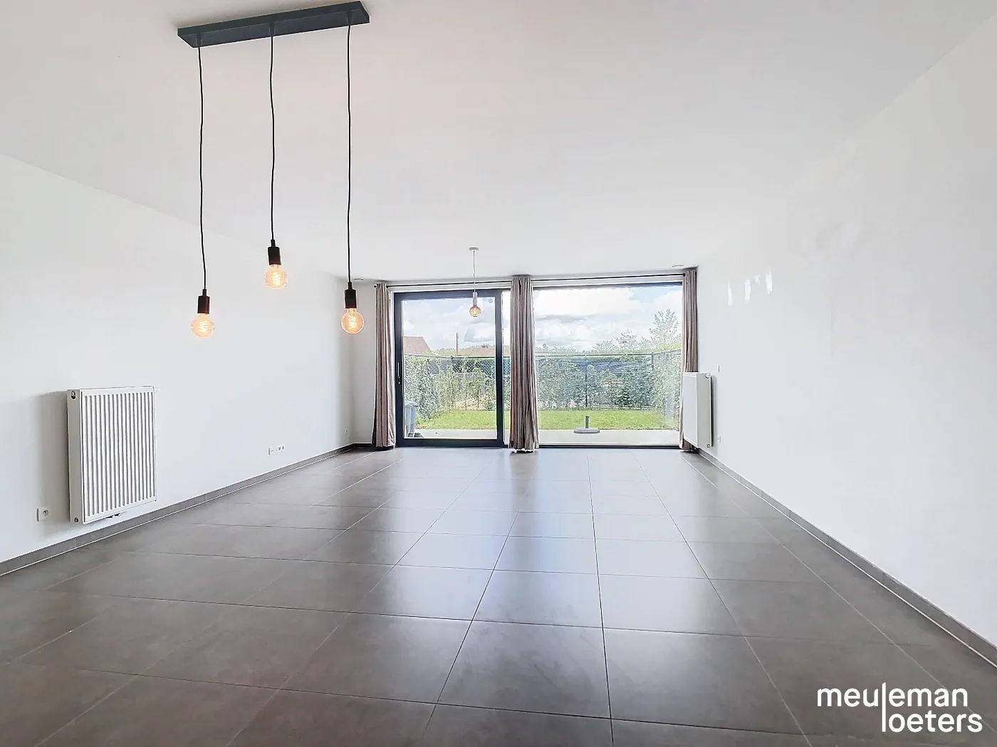 Lichtrijk appartement met twee slaapkamers - foto 4