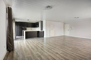 Op een vlot bereikbare ligging naast de Hanuitsesteenweg 171 in Landen, een regio die het beste van twee werelden combineert: landelijke rust én...