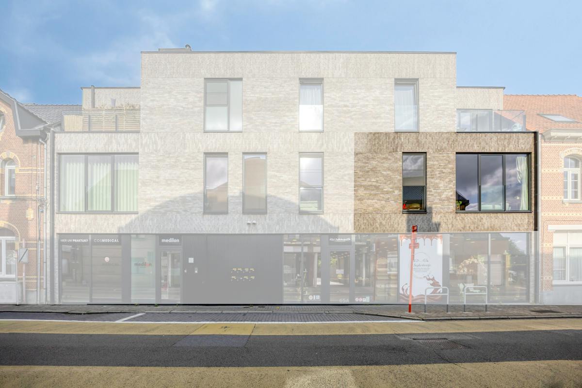 Ready to move in and energy-efficient new-build apartment with large terrace and stunning views in the heart of Londerzeel - photo 4