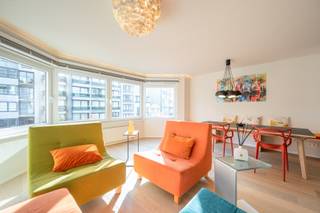 Perfect instapklaar appartement te koop in de Lippenslaan, KnokkeOntdek dit prachtige, recent gerenoveerde appartement (2020) door Rommelaere,...