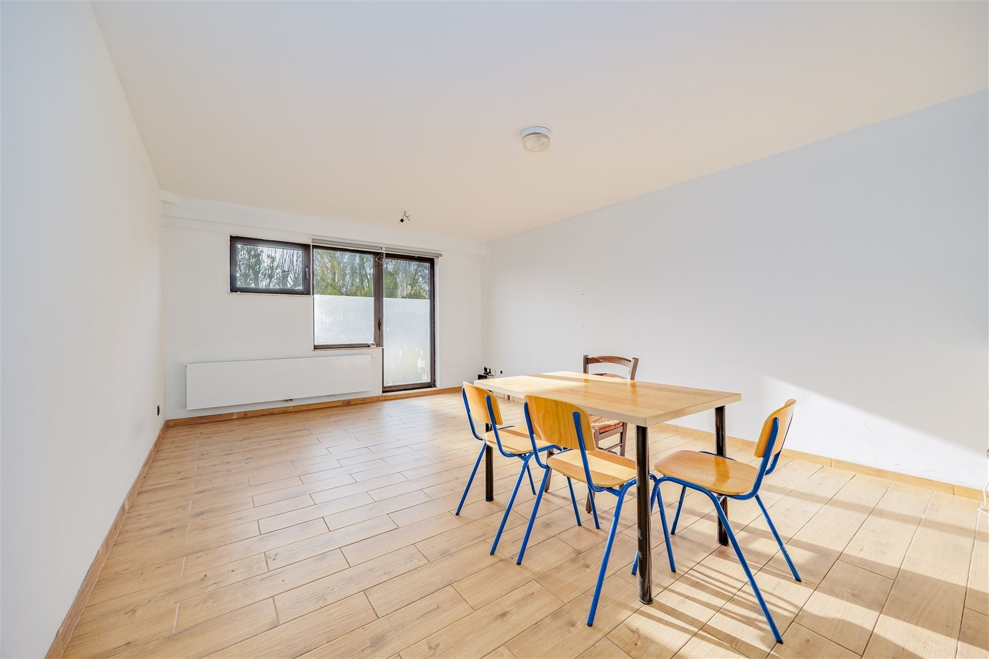 Instapklaar 2 slaapkamer appartement met gezellige tuin - foto 5