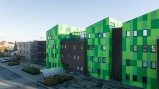 Aux abords de la ville de Bruges se trouve ce récent bâtiment étudiant (2016) avec des chambres d'étudiants modernes. Grâce à la proximité...