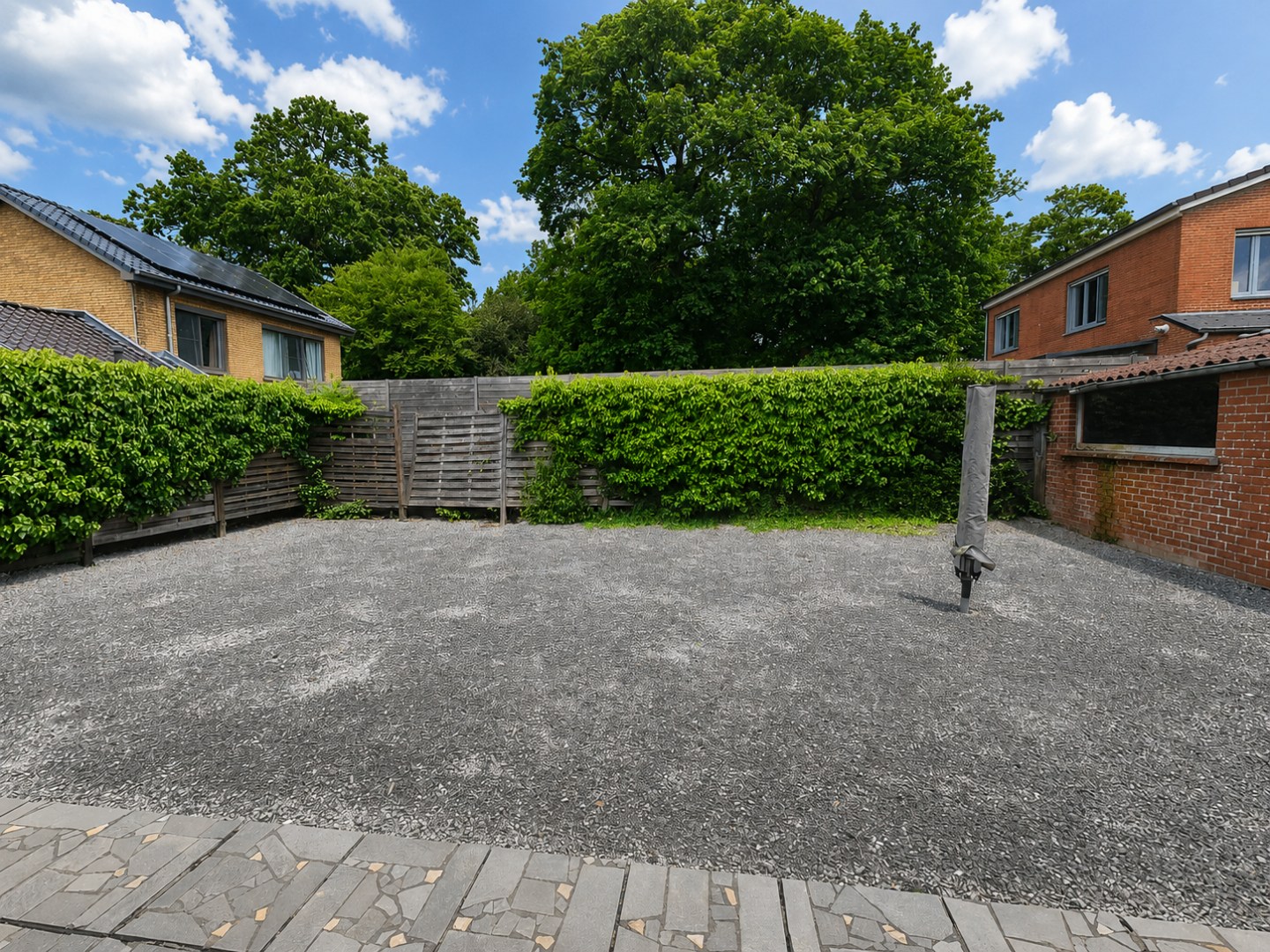 Halfopen woning met tuin en garage op 385 m² - foto 2