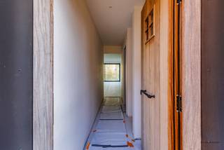 !!!!!! 6% BTW op de constructie, als u als koper aan de voorwaarden voldoet. (*) !!!!!!<br /><br />Deze nieuwbouwwoning met 3 slaapkamers situeert zich in het centrum van het landelijke Dikkelvenne, omgeven door groen. <br />Zowel de bakker, de beenhouwer ... als de lagere school bevinden zich op wandelafstand waardoor deze woonst een ideale uitvalsbasis voor jonge en minder jonge gezinnen.<br /><br />Via de inkom, passeren we rechts het afzonderlijk toilet, de vestiairekast en de afzonderlijke technische berging, alvorens binnen te komen in de eethoek. De eethoek sluit aan op de keuken en de zithoek.<br />Eveneens op het gelijkvloers terug te vinden is een wasplaats.<br />Op de verdieping vinden we een toilet, 3 slaapkamers, een badkamer en een linnenberging.<br /><br />Kortom, deze praktisch ingedeelde, ruime woning in het pittoreske Dikkelvenne is een 'must visit'.<br />We kijken er naar uit om jou te mogen rondleiden.