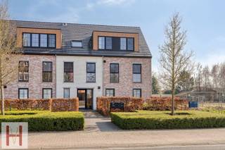 Modern, energiezuinig en luxueus afgewerkt appartement met aangelegde tuin.Ontdek dit prachtig afgewerkte gelijkvloers appartement waar comfort,...