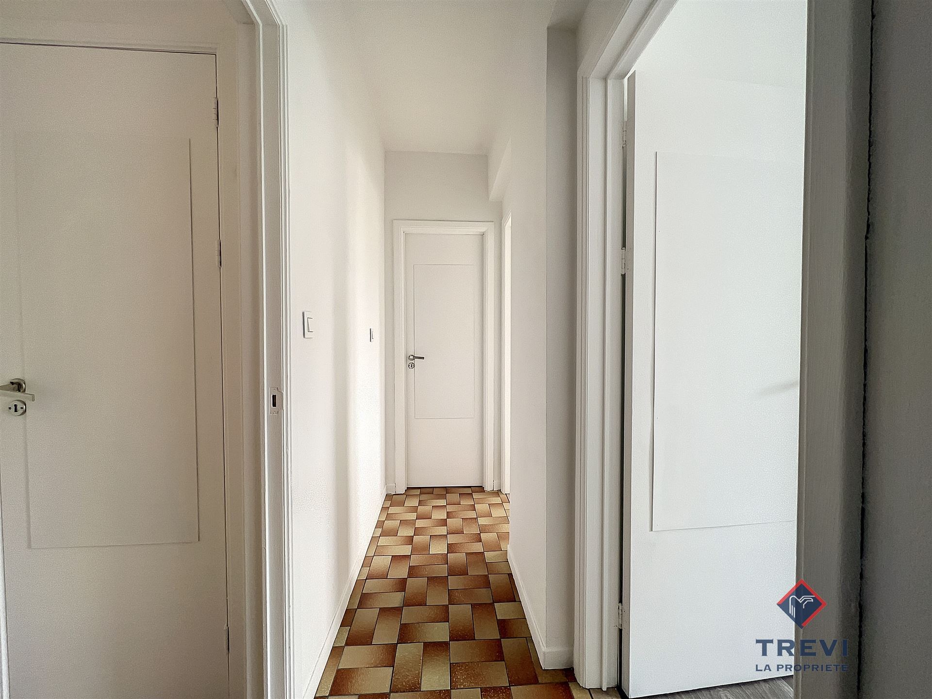 Appartement te huur in Charleroi met 2 slaapkamers - foto 5