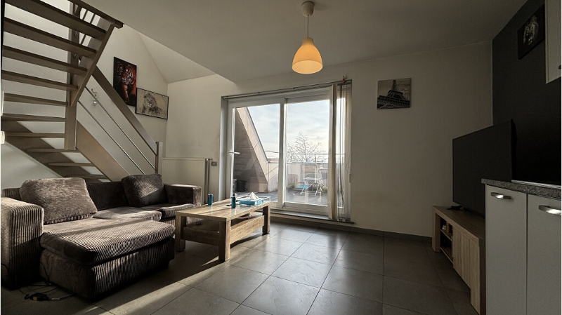 Instapklaar 2-slaapkamerappartement met TERRAS en AUTOSTANDPLAATS te huur in Torhout - foto 2