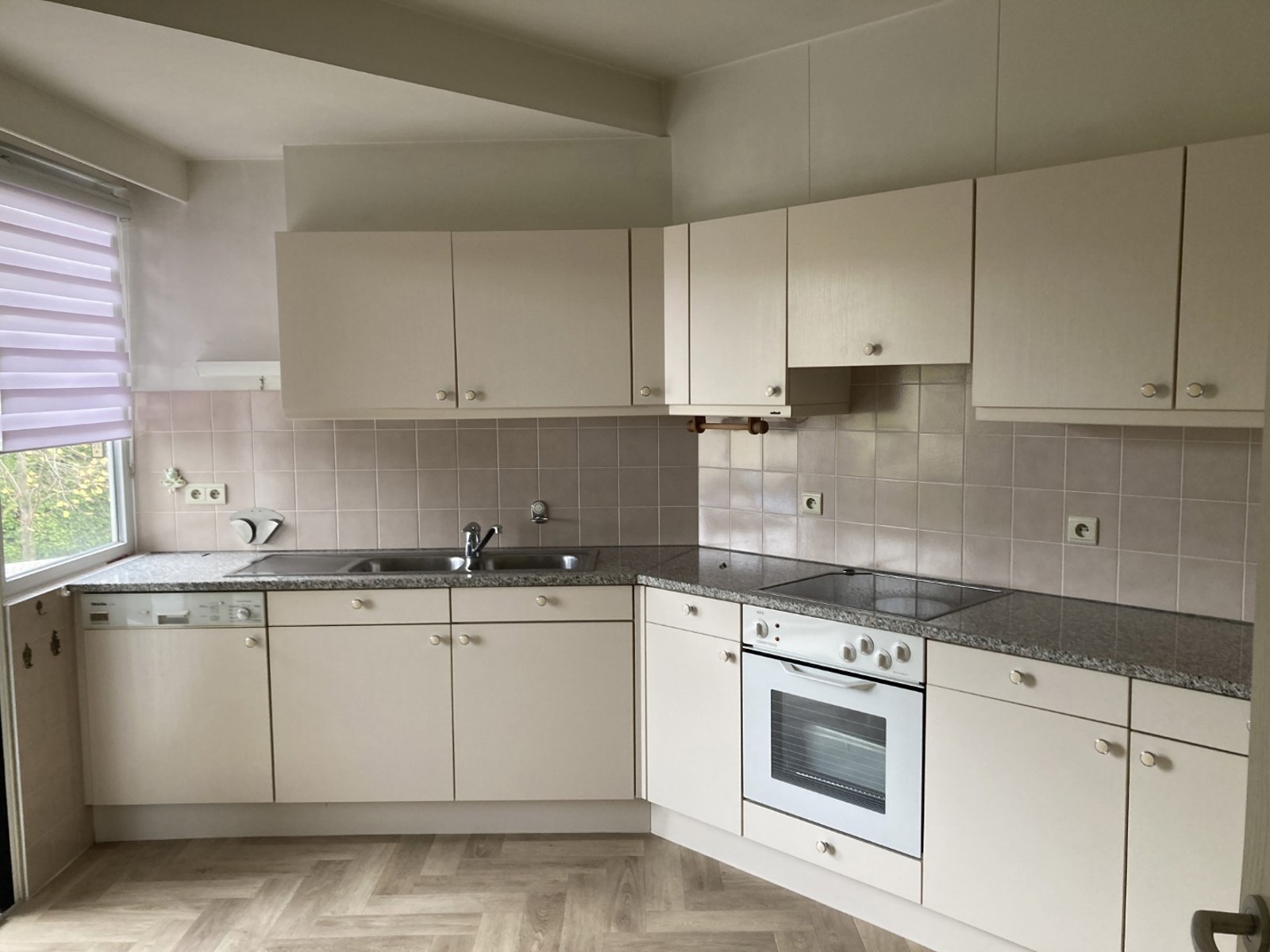 Apartment for sale in Brasschaat with 2 bedrooms - photo 4