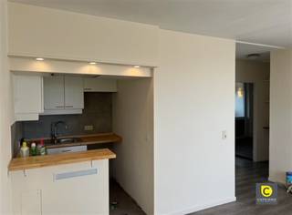 Appartement sur le toit prêt à être emménagé avec une terrasse spacieuse !Cet appartement sur le toit est situé au sixième étage d'un immeuble avec...