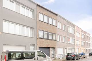 Ontdek dit ruime en instapklare huis met een bewoonbare oppervlakte van 220m² in Deurne. Dit huis combineert hedendaags wooncomfort met een...