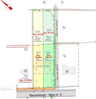 <p>Deze bouwgrond voor <strong>halfopen bebouwing </strong>biedt een uitstekende kans voor wie op zoek is naar ruimte en flexibiliteit. Met een perceeloppervlakte van maar liefst <strong>11.95 m²</strong> geniet u hier van een aangename combinatie van wonen en buitenruimte.</p><p>De bouwvoorschriften laten een gevelbreedte toe van 8,78 meter, met een bouwdiepte van 15 meter op het gelijkvloers en 12 meter op de eerste verdieping. Dit komt neer op een maximale bebouwbare oppervlakte van ca. 131,7 m² op het gelijkvloers, wat tal van mogelijkheden biedt om een ruime en functionele gezinswoning te realiseren, volledig naar eigen smaak en noden. Nokhoogte 12.5m.</p><p>Daarnaast dient er rekening gehouden te worden met <strong>een voortuin en oprit van ongeveer 16 meter</strong>, wat zorgt voor een mooie afstand tot de straat en extra parkeermogelijkheden op eigen terrein.</p><p>Dankzij de halfopen bebouwing geniet u bovendien van extra lichtinval en een open gevoel, terwijl u toch optimaal gebruik kan maken van de perceelbreedte en tuinzone. Achterliggend geniet je van <strong>mooi zicht met uitgestrekte velden</strong>.</p><p>-Er is ook een mogelijkheid tot aankoop van de naastliggende bouwgrond-  Bouwvoorschriften te vinden op de website van Topo Immo.</p><p>Een ideale opportuniteit voor wie wil bouwen op een ruim perceel met mooie bouwmogelijkheden! Stedenbouw, maatregelenregister, verkaveling in aanvraag.</p>