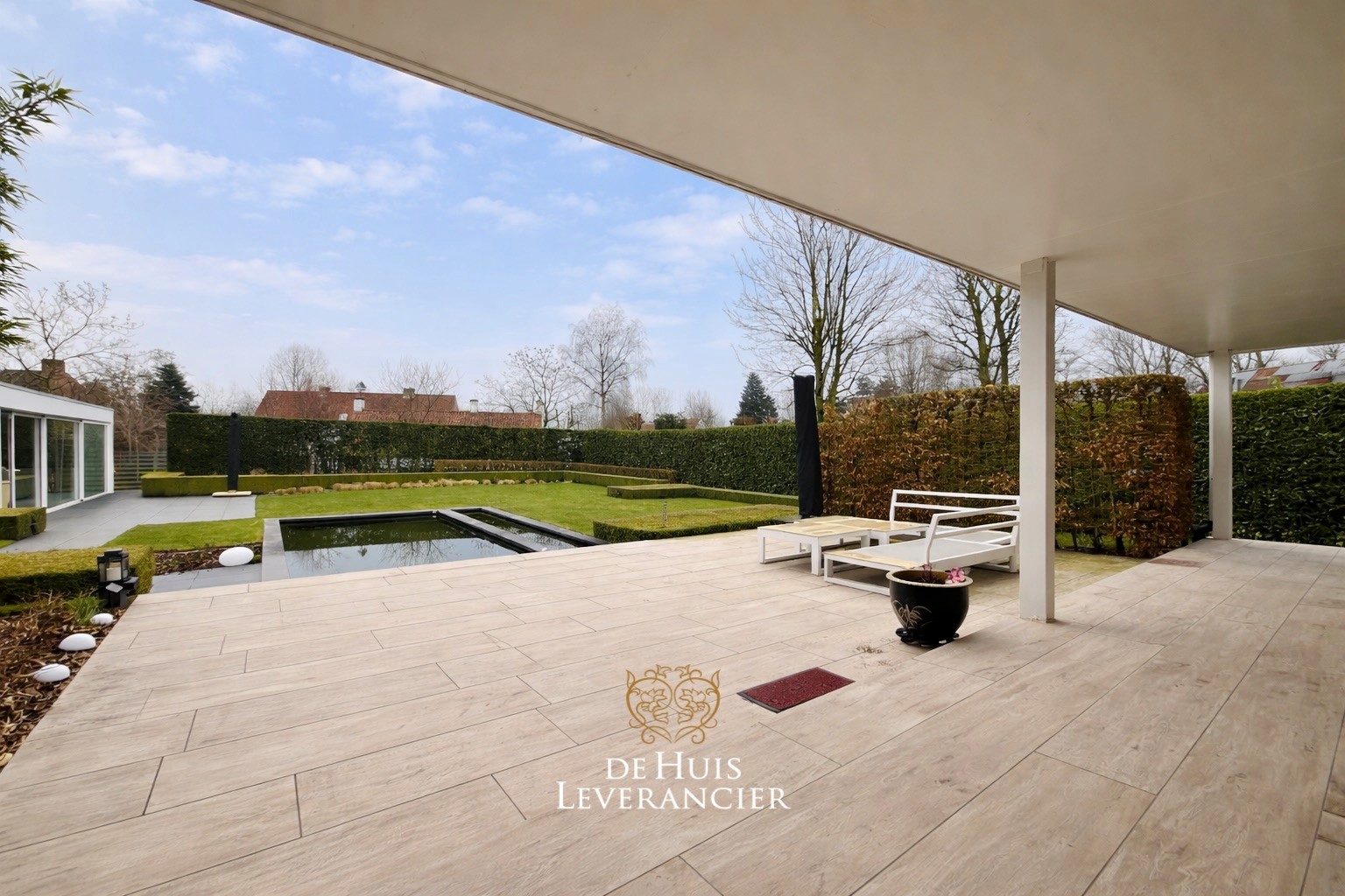 Villa Élégante : l'alliance parfaite du calme absolu, du modernisme et du prestige au cœur du 'Zoute' de Saint-Idesbald." - photo 3