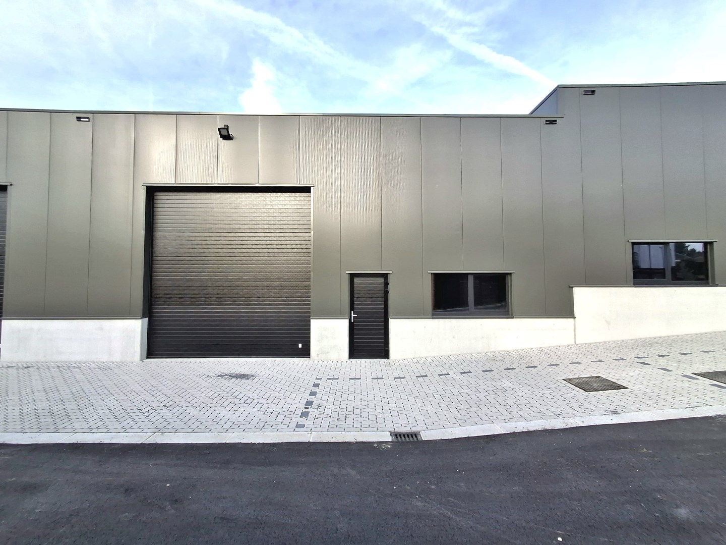 Commercial for rent in Tielt
