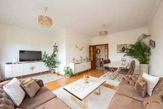  Rustig wonen in bruisend Borgerhout? Check. Dit verzorgde appartement op de tweede (bovenste) verdieping van een kleinschalig gebouw combineert...