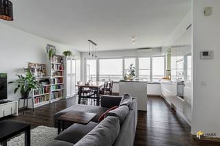  Bright apartment (88 m²) with 3 bedrooms and terrace (17 m²) in Antwerp (2018). In this well-maintained apartment you live on the edge of the city...