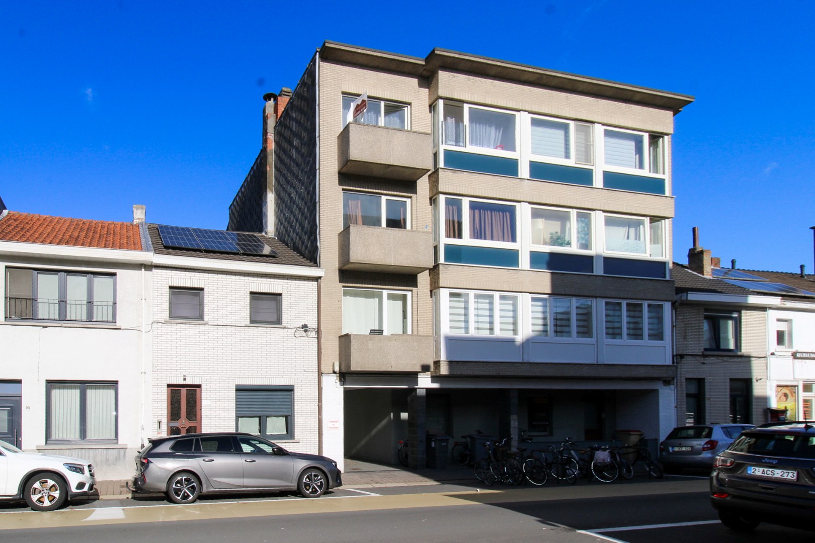 Te koop: Charmant en lichtrijk appartement met twee terrassen op toplocatie in Sint-Niklaas! - foto 2
