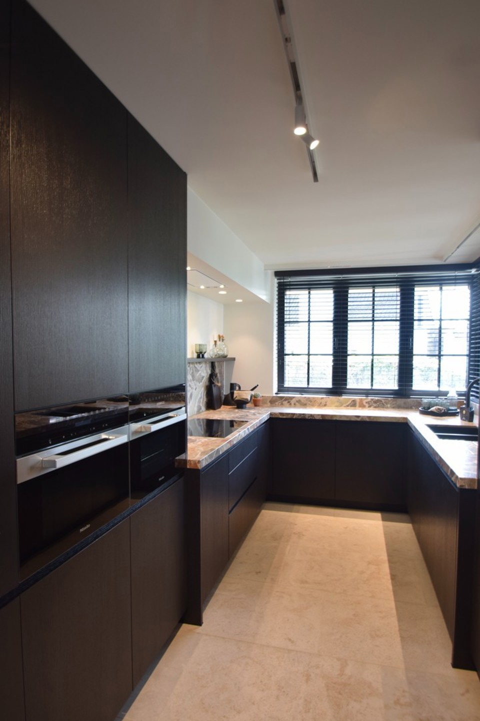 Alleenstaande villa gelegen in een groene omgeving, aan de rand van het Zoute. - foto 5