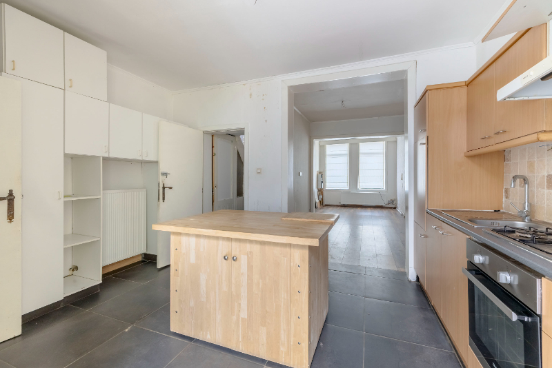 Te renoveren ruime woning met 4 slaapk nabij centrum Lier - foto 5