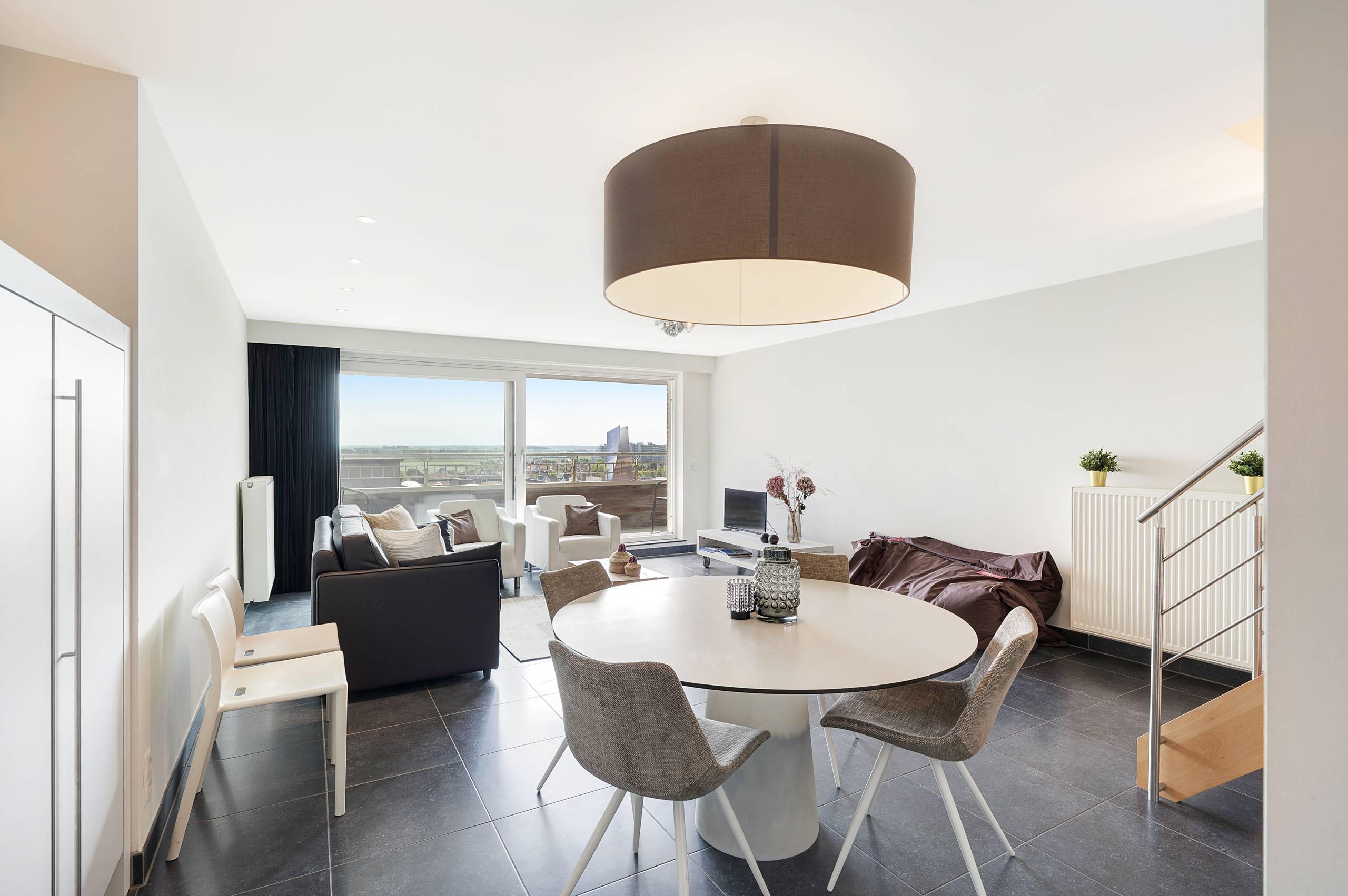 Ruim Duplex appartement op enkele passen van de Zeedijk te Duinbergen - foto 4