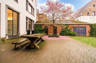 Unieke kantoorruimte in historisch pand in hartje MechelenBent u op zoek naar een kantoorruimte met karakter, uitstraling en een vleugje grandeur?...