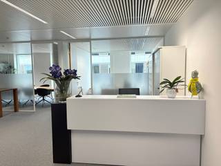 Te koop in Aalst : lichtrijk kantoor van 610 m² op de 5e verdieping van een modern gebouw.Mogelijkheid om 16 private parkeerplaatsen bij te...