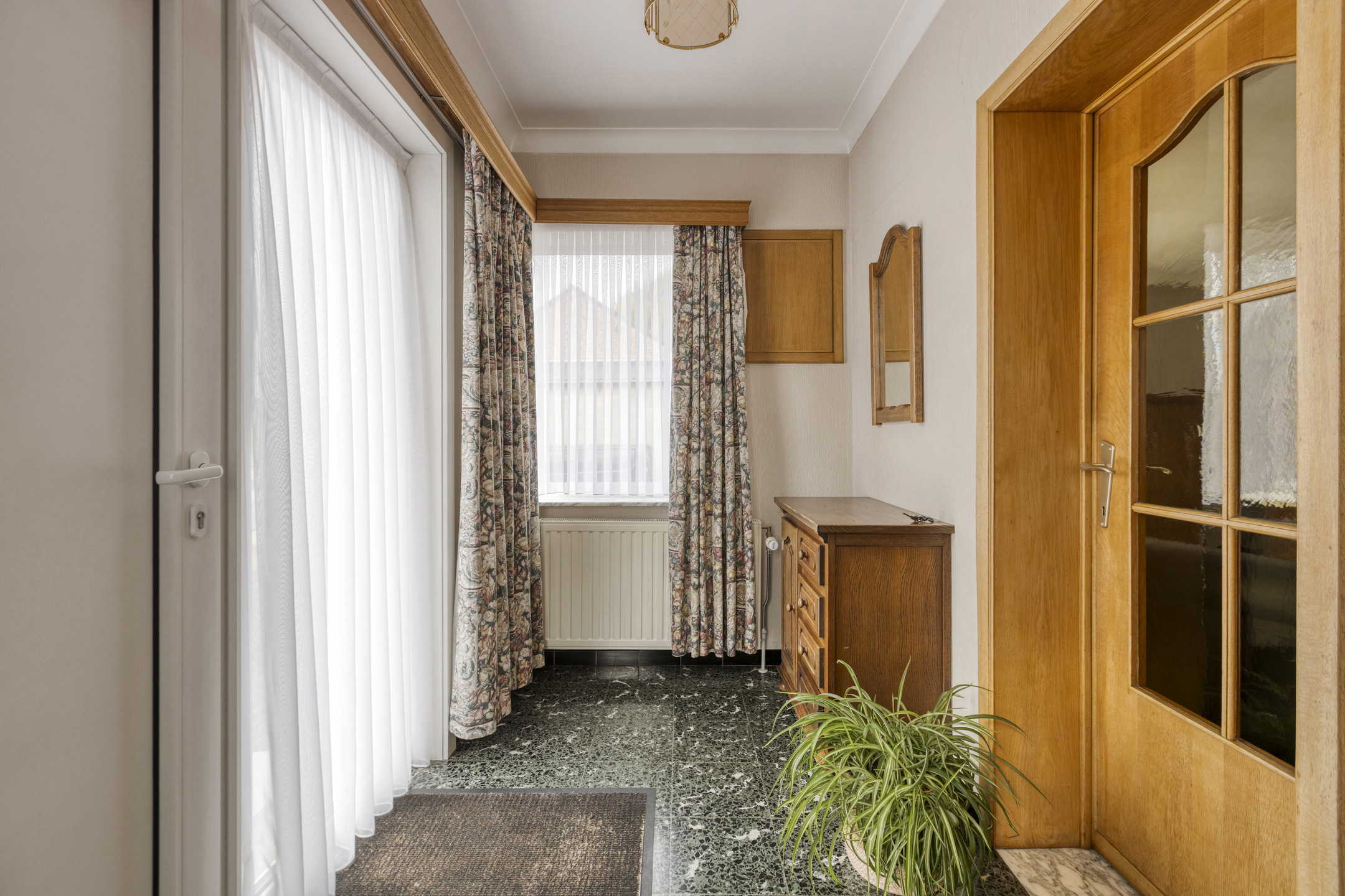 Zeer ruime woning (292m2) met loods op 14are - foto 4