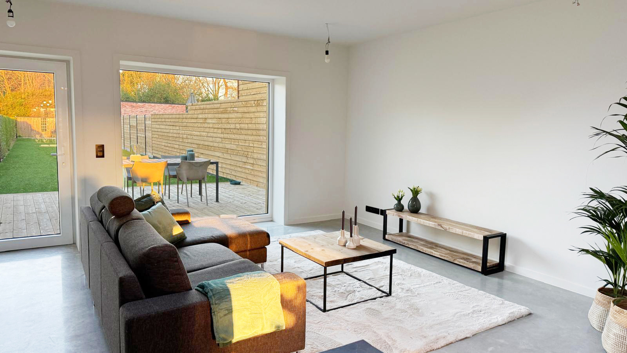 Energiezuinige volledig gerenoveerde karaktervolle woning met mogelijkheid tot parkeren achteraan. - foto 5