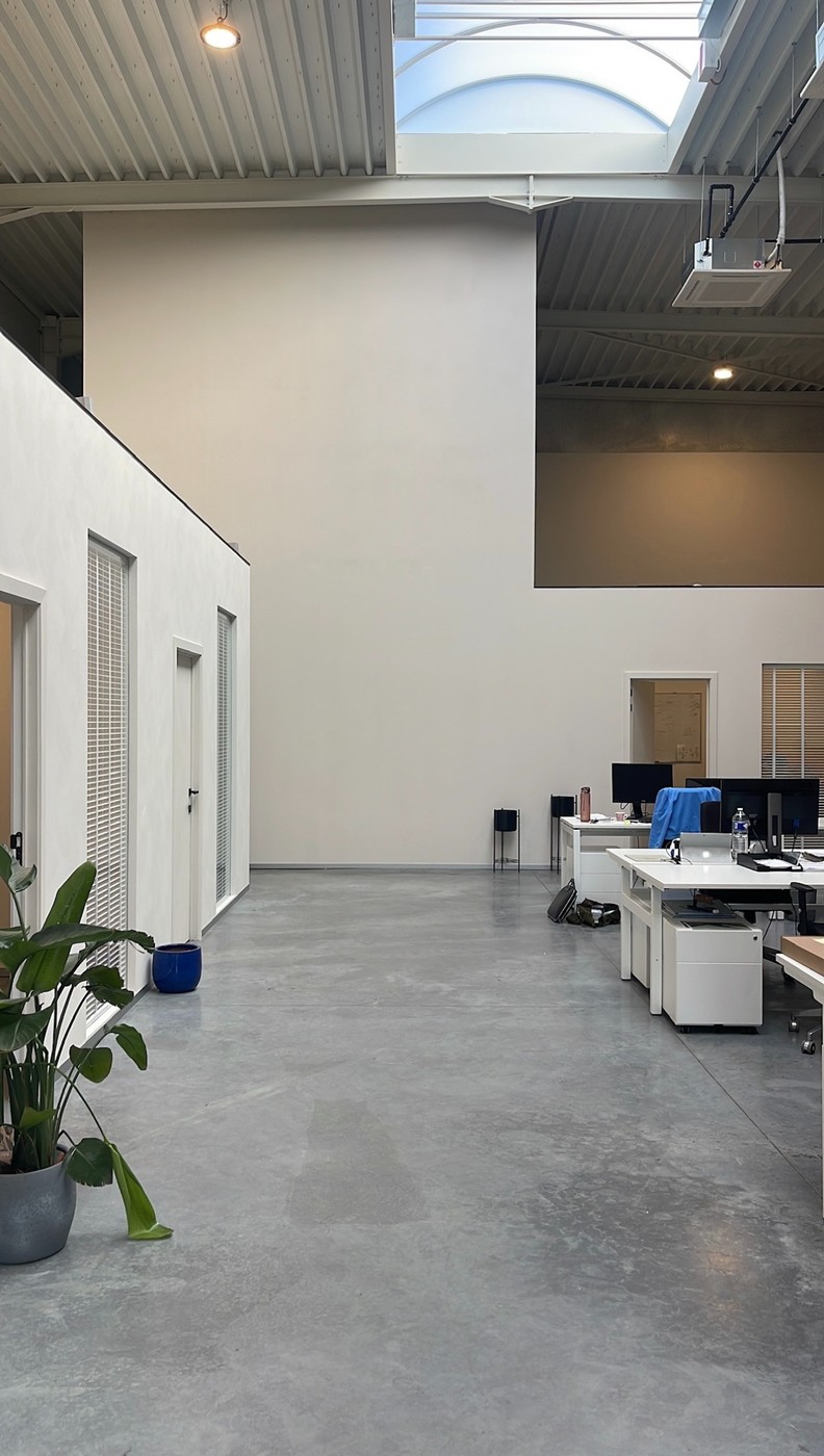 KMO-unit van 170 m² met showroom en kantoren van 288 m² te huur nabij E17 Gent - foto 4