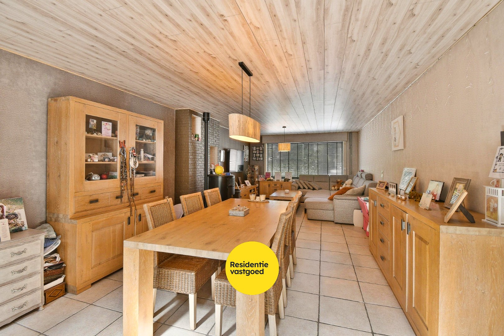 Woning met drie slaapkamers, garage en zonnige tuin - foto 3