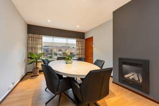 Vrijstaande gezinswoning op een perceel van 929m² met aangelegde zuidoost georiënteerde tuin. Beschikt o.a. over 3 slaapkamers, 2 badkamers en...