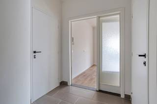  * Instapklaar & recent vernieuwd – ideaal voor eigen bewoning of investering. * Praktische indeling – inkomhal, apart toilet, berging en functionele...