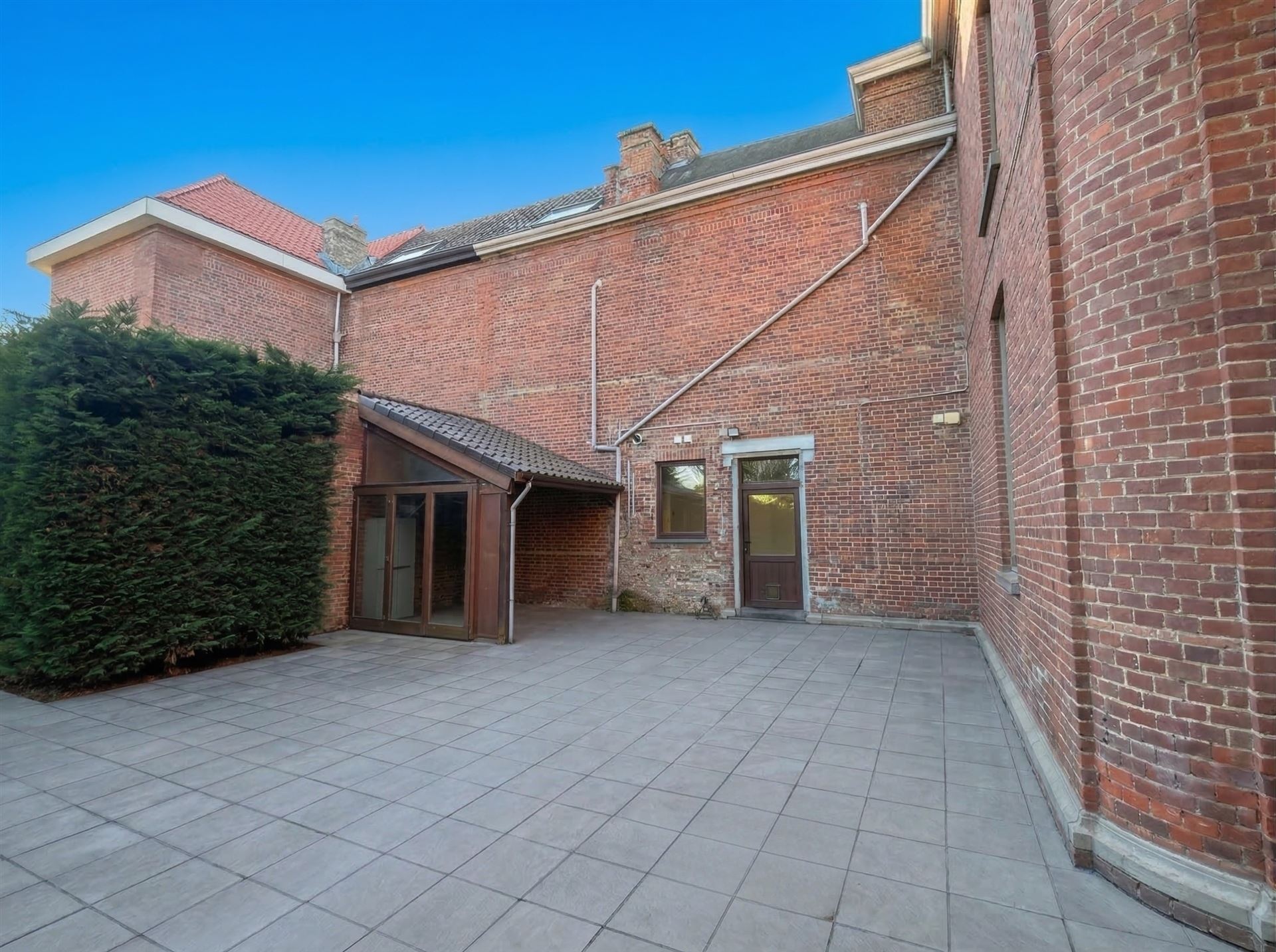 Superbe propriété de 22 chambres avec jardin - photo 4