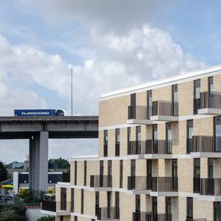 <p>- Prix d'achat serré</p>
<p>- Propriété dans une zone en plein essor</p>
<p>- Possibilité de location élevée</p>
<p>- Des rendements locatifs attrayants</p>
<p><strong>-*6% TVA sous conditions!</strong></p>