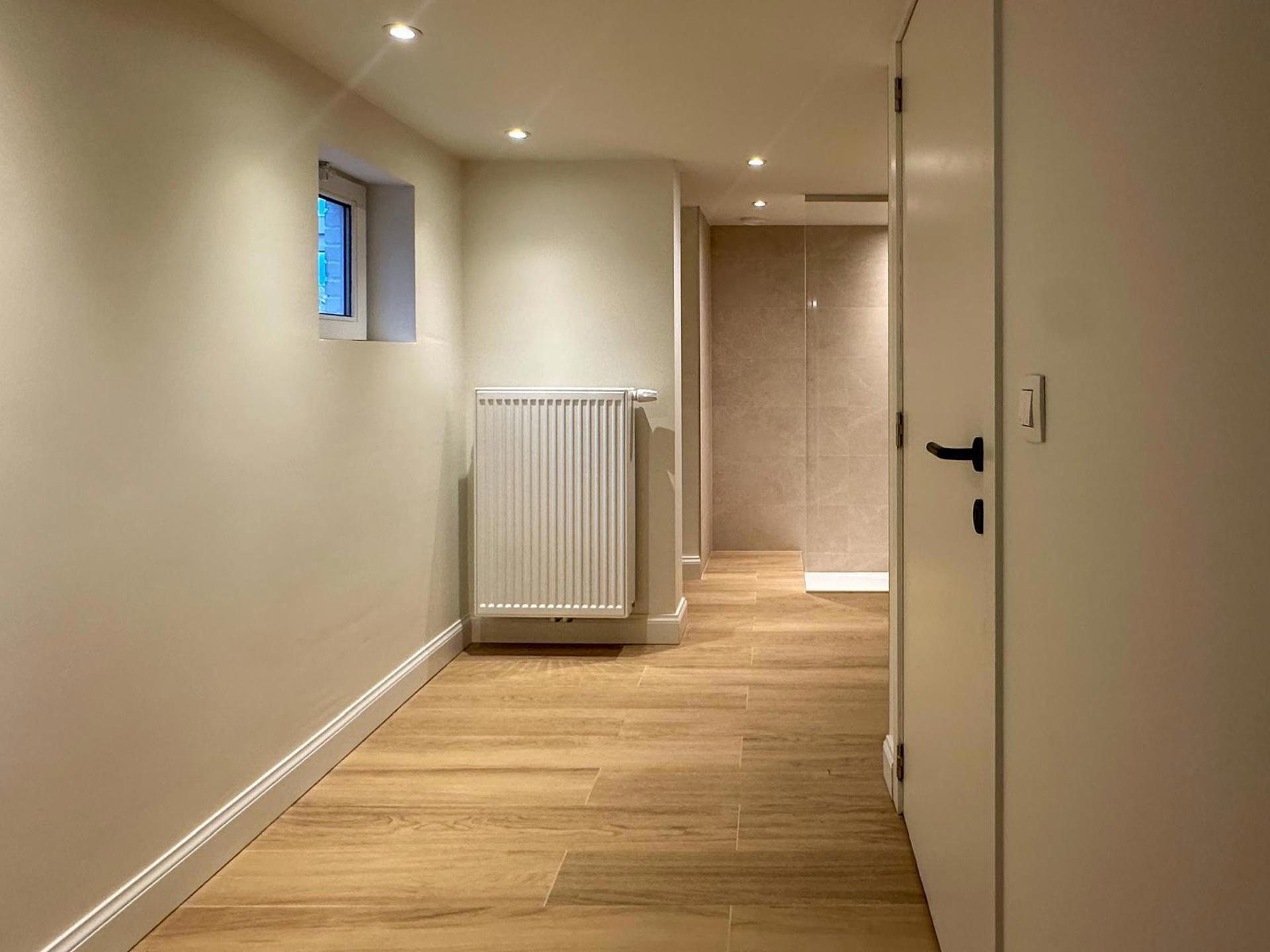Geheel gerenoveerde woning met 2 slpk's + tuin - foto 5