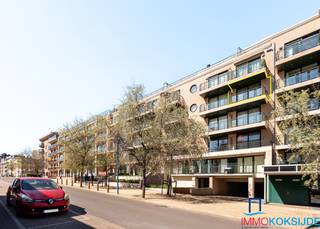 Koksijde-Bad, Residentie Pablo II, Zonnig appartement met 2 slaapkamers en terras met zijdelings zeezicht, 4e verdieping met lift.Bestaande uit:...