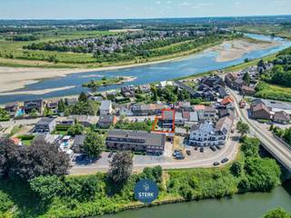 EIGENTIJDSE WONING (EPC LABEL A) MET MAASTRICHT BINNEN HANDBEREIK ! <br /><br />We vinden deze halfopen woning met een bewoonbare oppervlakte van 295 m² terug op een perceel van 2a 34ca in Smeermaas-Lanaken. <br /><br />Voor meer informatie, neem zeker een kijkje op onze website via de volgende link: <br />https://www.sterkvastgoedmakelaars.be/detail/te-koop-woning-lanaken/7607317?dosearch=True&flowstatus=ForSale,ForSaleReserved,ForSaleWithBid,ToCompleteForSale,SoldUnderReserve,Sold&pageindex=1&pagesize=12&searchpage=ForSale&sortdirection=DESC&sortfield=pub_flowstatus&transactiontype=Sale