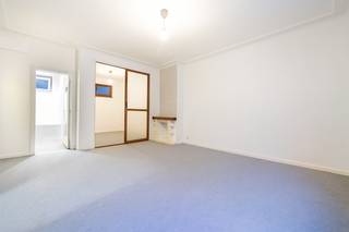 À la frontière entre Bruxelles et SAINT-JOSSE-TEN-NOODE, la rue Scailquin vit au rythme des cafés de quartier, des commerces animés et...