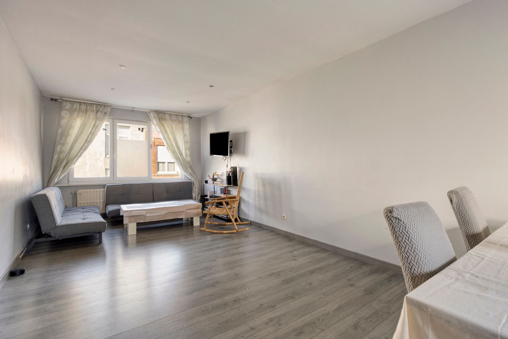 Te renoveren woning met potentieel in Deurne - foto 2