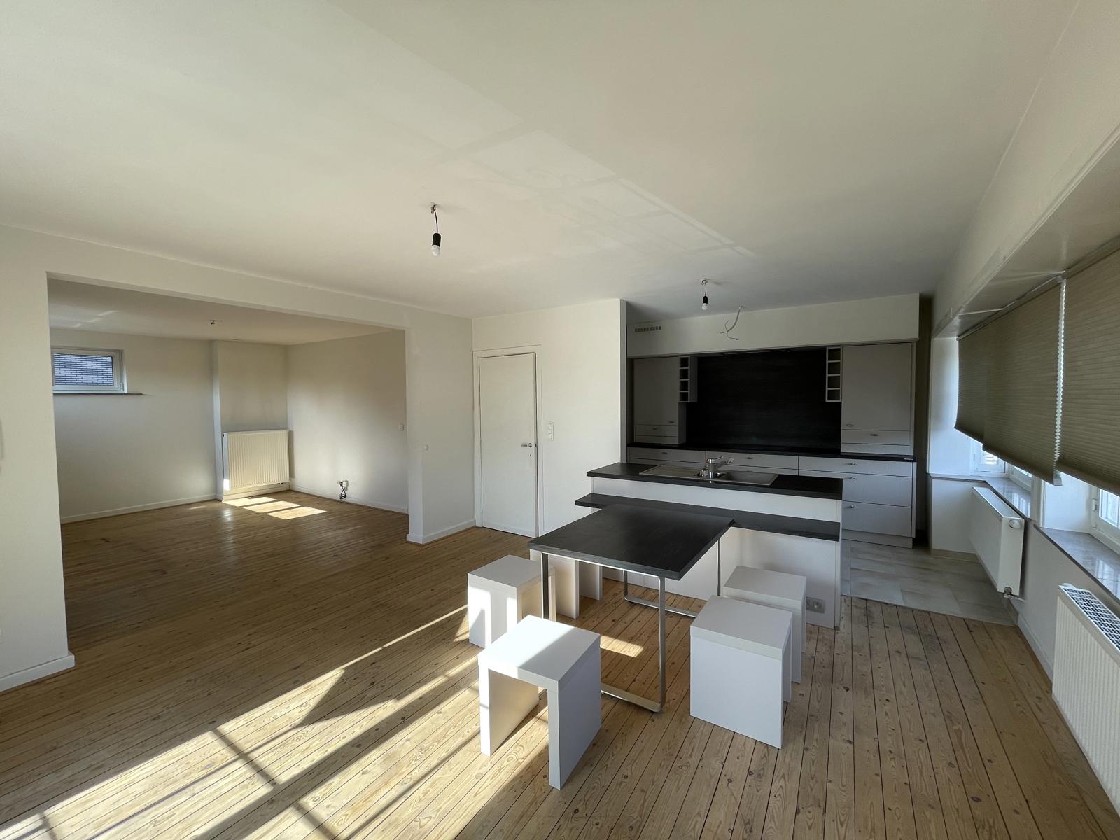 AALST - Gerenoveerd duplexappartement vlakbij het centrum. - foto 5