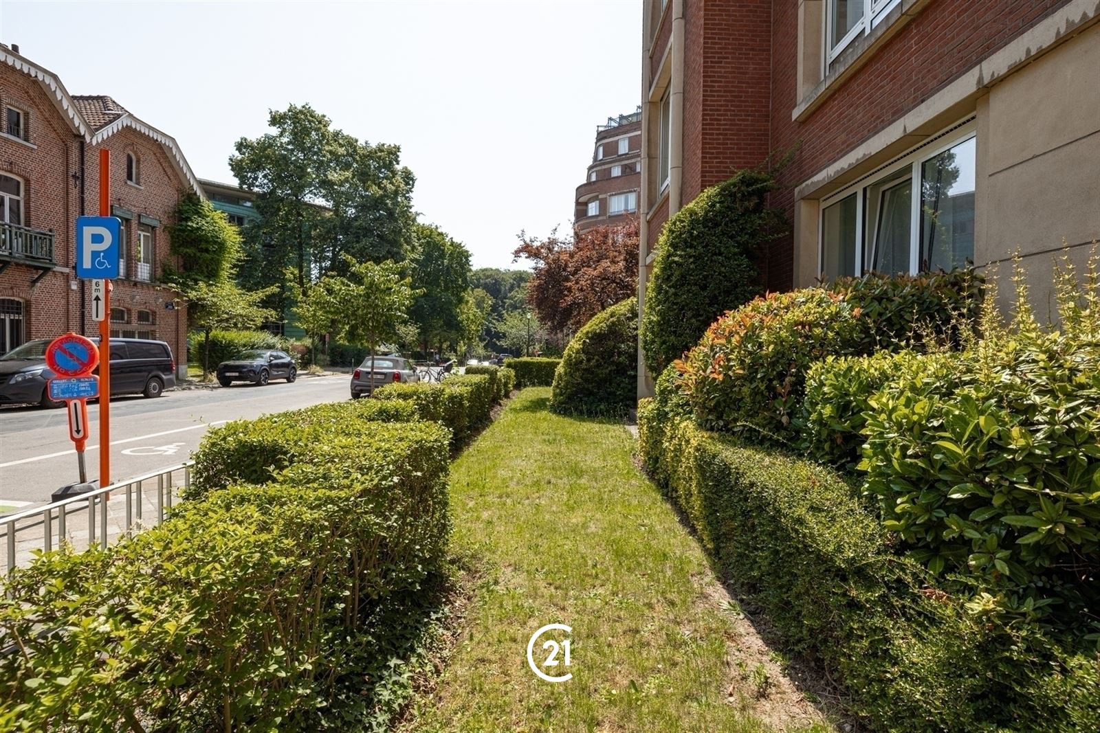 CAMBRE – Uitzonderlijk luxueus gelijkvloersappartement met tuin tegenover Ter Kamerenbos
- foto 4