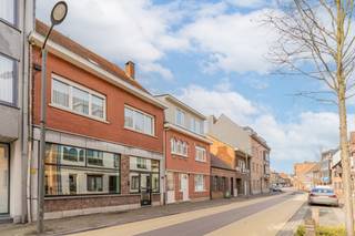 Ruim handelspand met woonst in hartje Arendonk Op een toplocatie in Arendonk, vlak bij het centrum én de op- en afrit van de E34, bevindt zich...