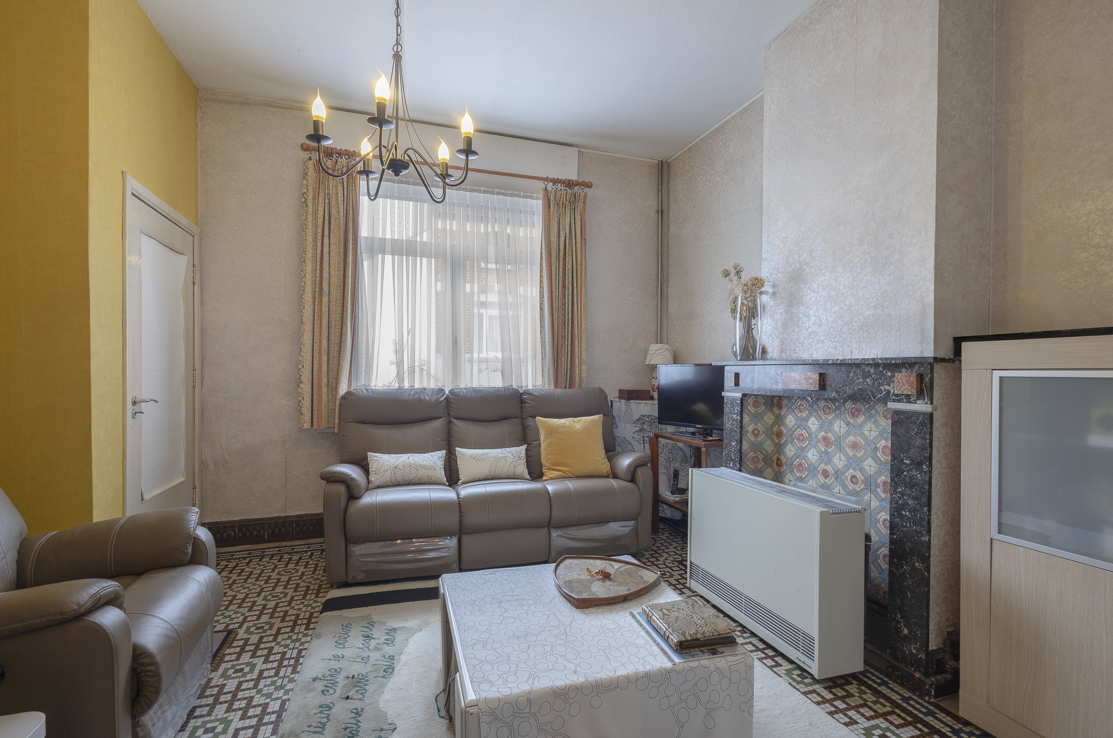 Te renoveren woning met tuin nabij centrum Groot-Bijgaarden - foto 4