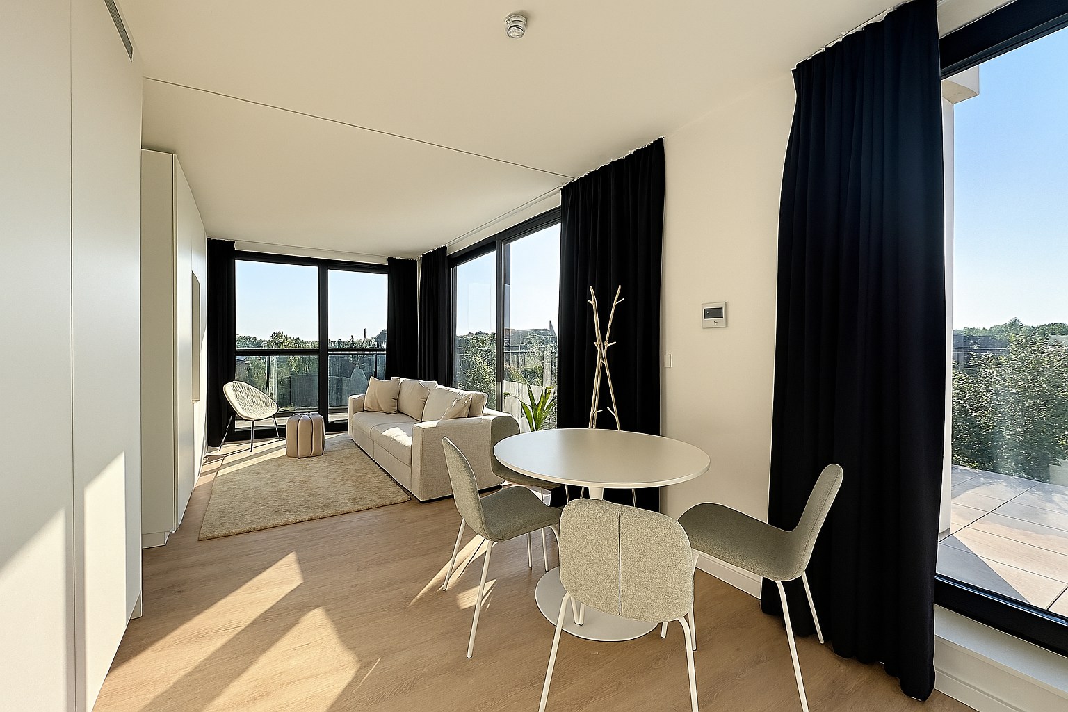 Dakstudio van ca. 52 m² op de bovenste verdieping met een prachtig TERRAS van ca. 35m² - foto 2