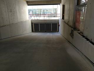 Parkeerplaats gelegen in residentie De Lichttoren, naast de AP Hogeschool Campus Spoor Noord.De mogelijkheid is er om een laadpaal te installeren...