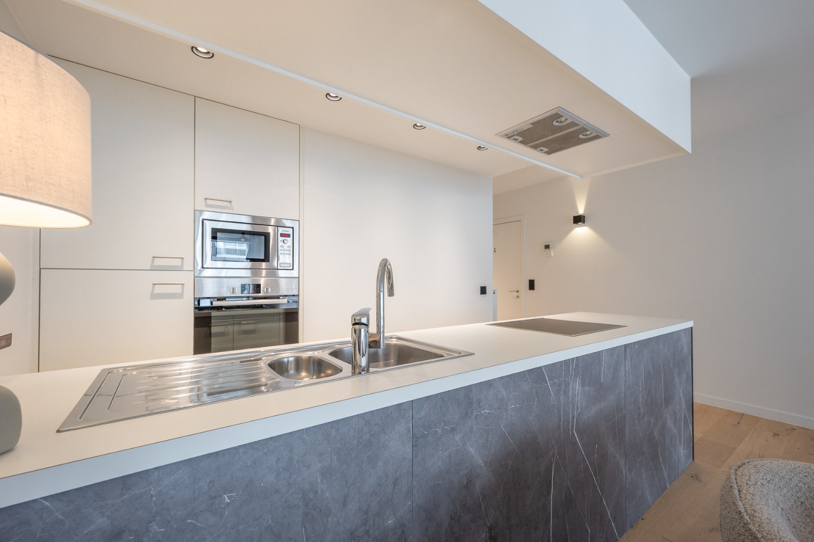 Appartement rénové dans un emplacement de premier choix sur l'avenue Lippens - photo 5