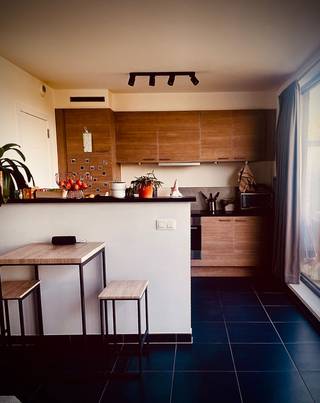 Stijlvol, lichtrijk, energiezuinig appartement met 2 slaapkamers, dichtbij station Gent Sint-Pieters en vlakbij tramhalte naar het centrum...
