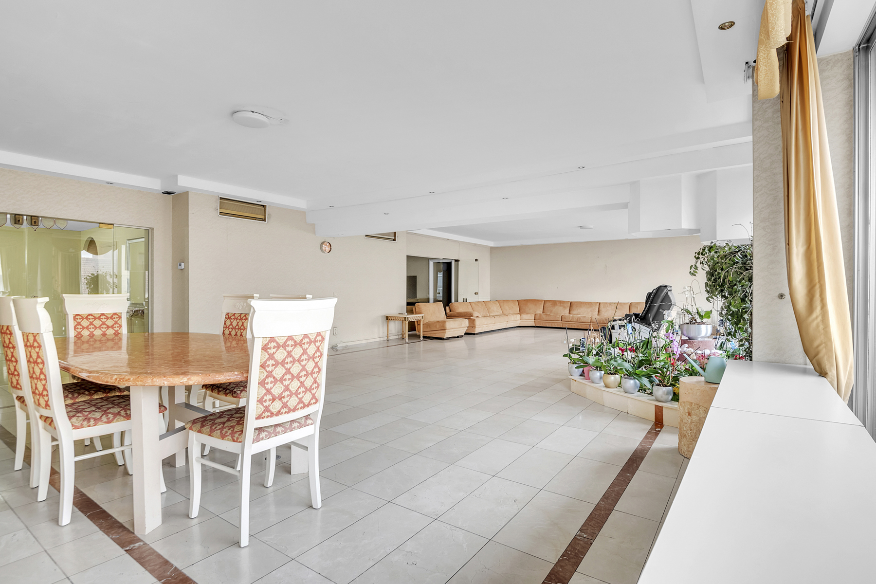 Apartment for sale in Antwerp with 5 bedrooms - photo 3