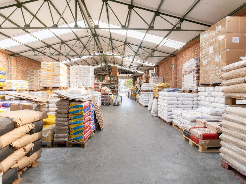 Magazijn met achterliggende grond nabij het dorpscentrum - foto 4