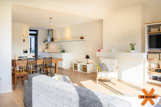 Dit stijlvolle appartement ligt op de 7de verdieping van een klein appartementsgebouw. Hier heb je een prachtig zicht op het groene Stadspark!...